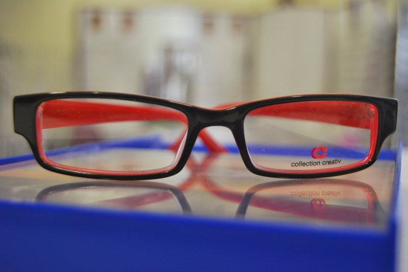 opticien-POURRIERES-min_view-sight-lens-frame-optics-spectacles-1141012-pxhere.com